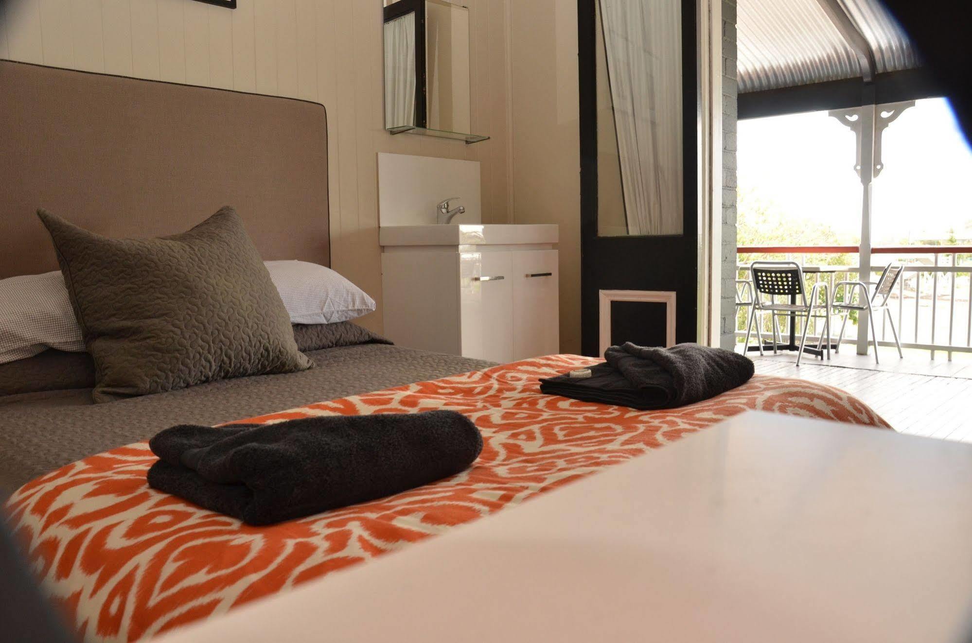 Royal Gatton Hotel Eksteriør bilde